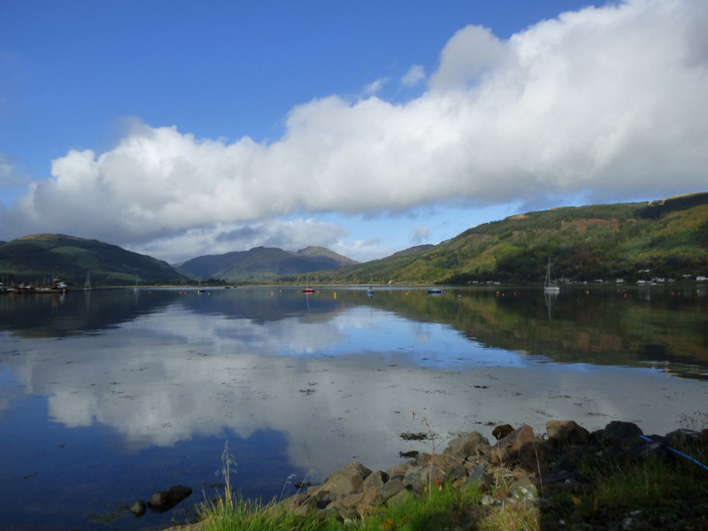 The Holy Loch © Thomas Nugent cc-by-sa/2.0 :: Geograph Britain and Ireland