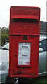 Elizabeth II postbox on Ty-Coch Lane