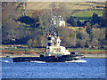 Tug passing Ardpeaton