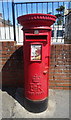 Elizabeth II postbox on South Road, Brean