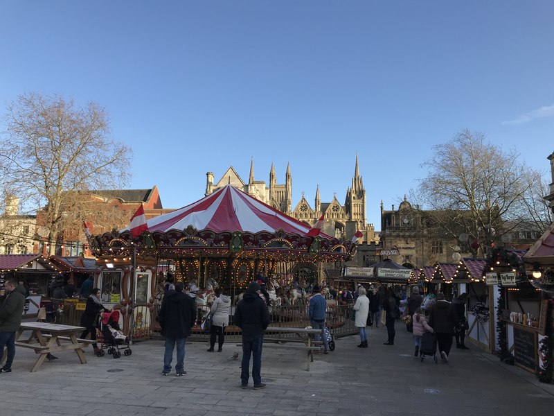 Christmas fair and market in Cathedral... © Richard Humphrey ccbysa/2