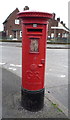 TA1430 : George V postbox on Swanfield Road, Hull by JThomas