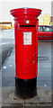 TA1231 : Elizabeth II postbox, The Ings Shopping Centre, Hull by JThomas