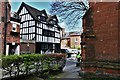 Shrewsbury: Half timbered building outside St. Mary