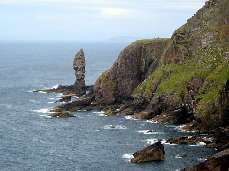 Old Man of Stoer from the south © Andrew Curtis cc-by-sa/2.0 ...