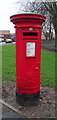 Elizabeth II postbox on Coltman Avenue, Beverley