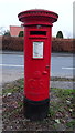TA0240 : George V postbox on Molescroft Road, Beverley by JThomas