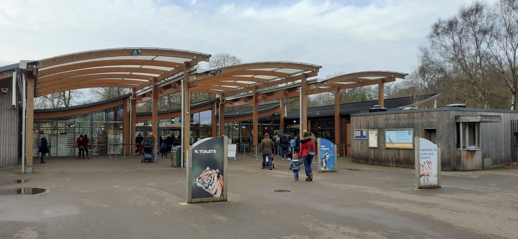 Entrance To Whipsnade Zoo © Mike Pennington Cc-by-sa/2.0 :: Geograph ...