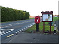 TA0541 : Elizabeth II postbox on Hull Bridge Road, Hull Bridge by JThomas