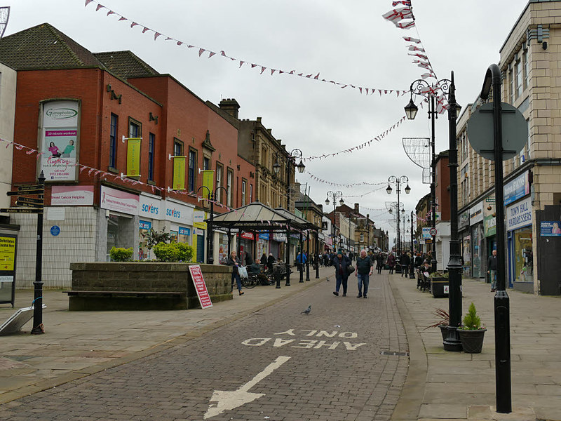 Queen Street, Morley © Stephen Craven cc-by-sa/2.0 :: Geograph Britain ...