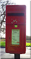 SE5648 : Elizabeth II postbox on Moor Lane, Woodthorpe, York by JThomas