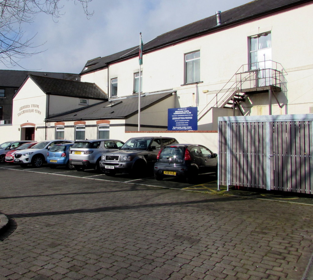 merthyr-tydfil-conservative-club-jaggery-cc-by-sa-2-0-geograph