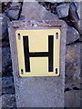 SH6167 : Hydrant sign on Coetmor Road, Bethesda by Meirion