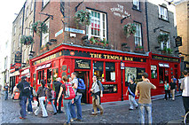 O1534 : The Temple Bar, 48 Temple Bar, Dublin by Jo and Steve Turner