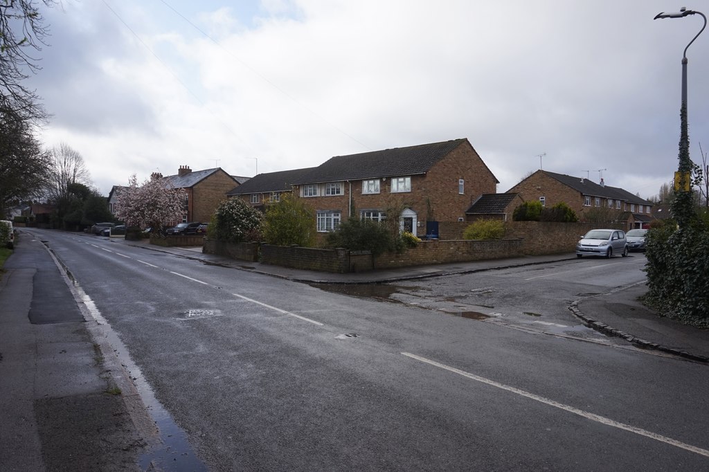 Slough Road at Castle Avenue, Datchet © Ian S cc-by-sa/2.0 :: Geograph ...