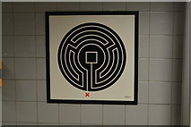 TQ2982 : Labyrinth, Euston Station Underground Station by N Chadwick