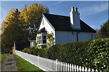 TQ0794 : Keepers' Cottage, Lot Mead Lock, Grand Union Canal by N Chadwick