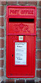 Elizabeth II postbox on Main Street, North Frodingham