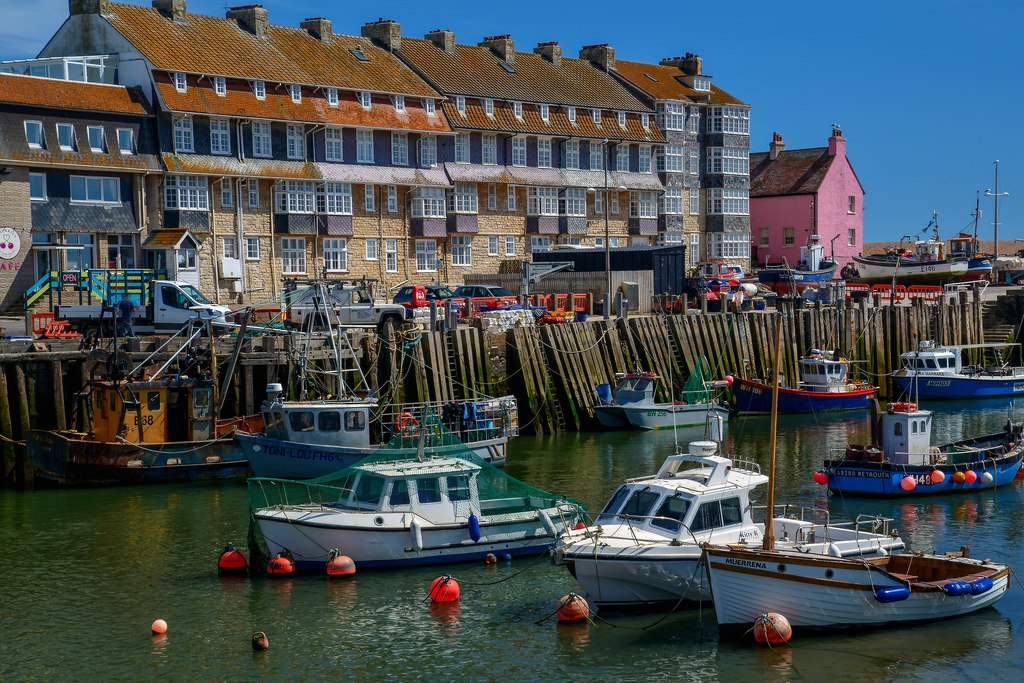 West Bay : Bridport Harbour © Lewis Clarke cc-by-sa/2.0 :: Geograph ...