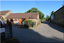 TL3077 : Johnsons Farm Shop, Old Hurst by Hugh Venables