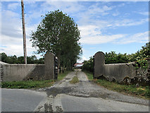 S4167 : Farm Entrance by kevin higgins