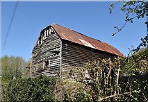 TQ5740 : Derelict barn by N Chadwick