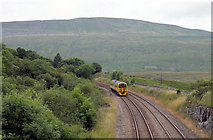 SD7778 : A train heading towards Ribblehead on the Settle-Carlisle Line by habiloid