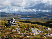 NC1811 : Cairn on the stalkers path for the approach to Cùl Mòr by Julian Paren
