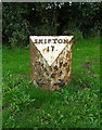 Milepost beside the B6265 near Cliff Farm