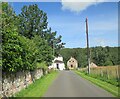 Cottages  on  road  down  to  Etal  ford