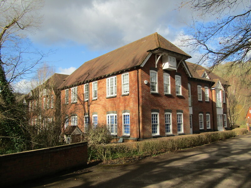 Albury Mill © Colin Smith cc-by-sa/2.0 :: Geograph Britain and Ireland