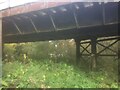 Footpath passing under Ashurst station