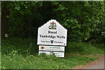 TQ5639 : Entering Tunbridge Wells, A264 by N Chadwick