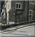 Bilingual name sign on a Pontypool corner