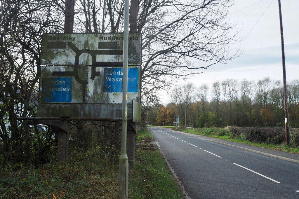 very-dirty-road-sign-david-lally-cc-by-sa-2-0-geograph-britain-and-ireland