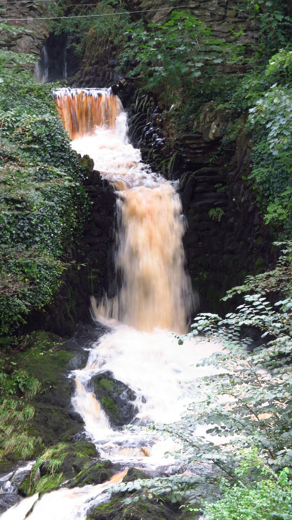 Waterfall on Clapham Beck, N Yorks © Colin Park cc-by-sa/2.0 ...