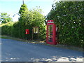 Elizabeth II postbox and telephone box, Farlesthorpe