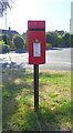 Elizabeth II postbox on Coles Avenue, Alford