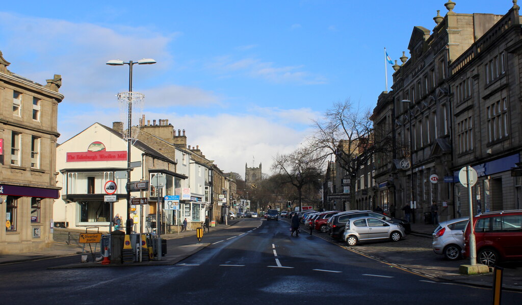 high-street-skipton-chris-heaton-cc-by-sa-2-0-geograph-britain