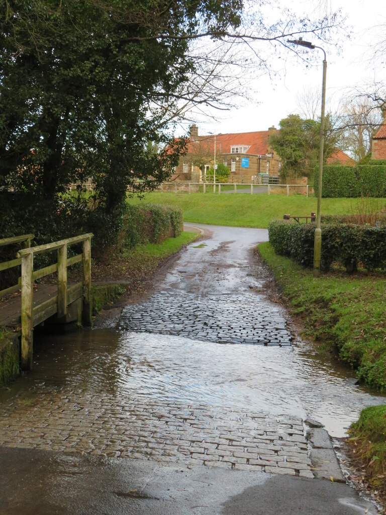 Ford, Carlton in Cleveland village © Gordon Hatton cc-by-sa/2.0 ...