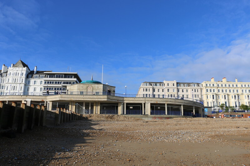 midday-christmas-2020-view-of-eastbourne-adrian-diack-cc-by-sa-2-0