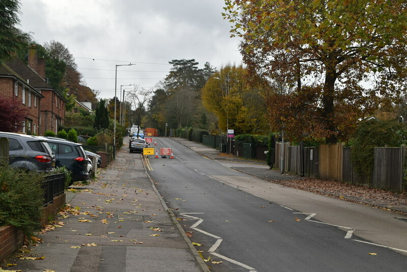 Sandhurst Rd © N Chadwick ccbysa/2.0 Geograph Britain and Ireland