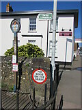 SO2118 : NO DOGS ON THE GRASS sign,  Crickhowell by Jaggery