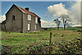H3059 : Deserted farmhouse, Drumbinnion by Kenneth  Allen
