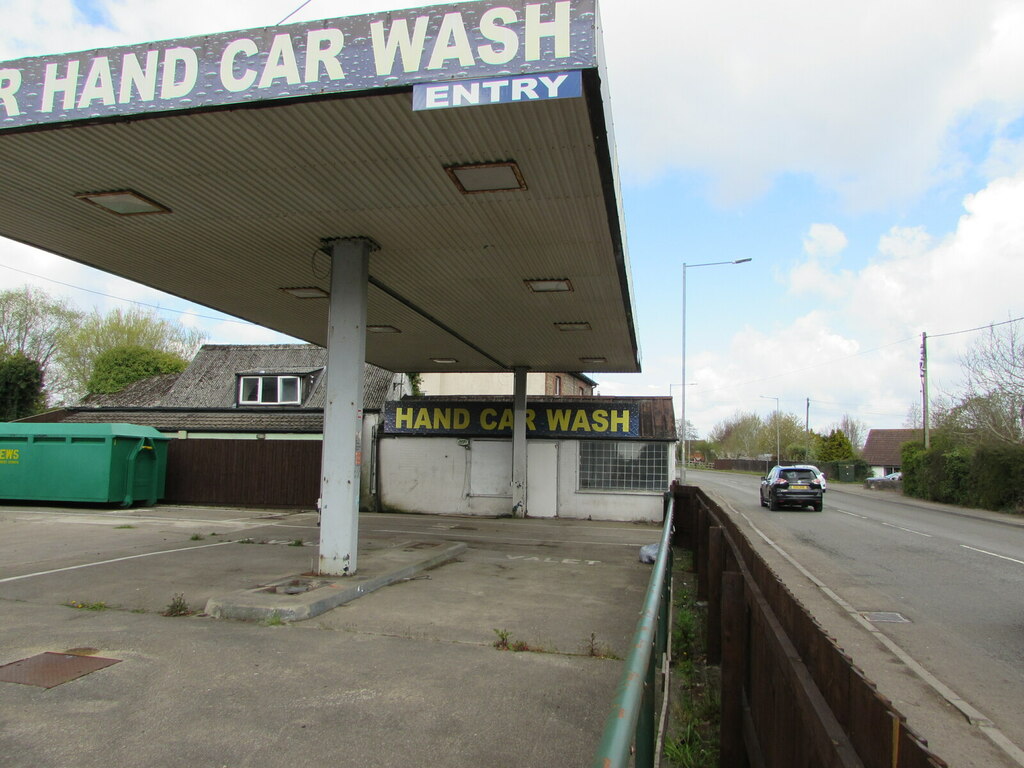 hand-car-wash-names-undy-monmouthshire-jaggery-cc-by-sa-2-0