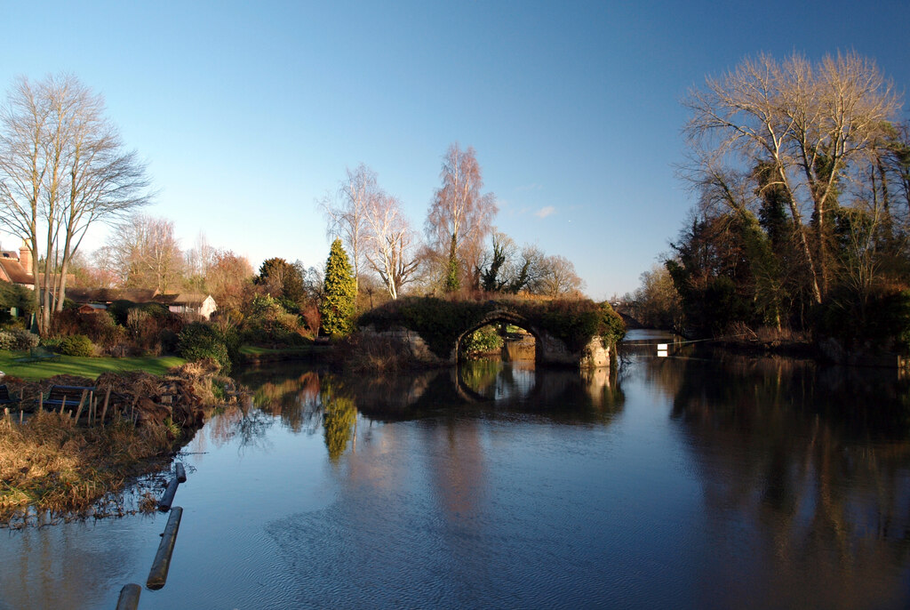 River Avon at Warwick Castle © habiloid cc-by-sa/2.0 :: Geograph ...