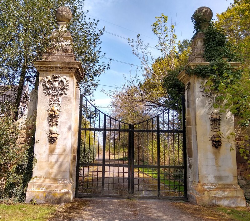 The Gates to Drakelow Hall © Brian Webster cc-by-sa/2.0 :: Geograph ...