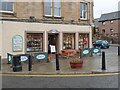 NT2540 : Outside seating for Ramblers cafe, Peebles by Jim Barton
