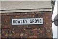 TA0632 : Rowley Grove, The Quadrant, Hull by Ian S