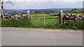 View through field gateway on east side of Straight Lane at Hodson